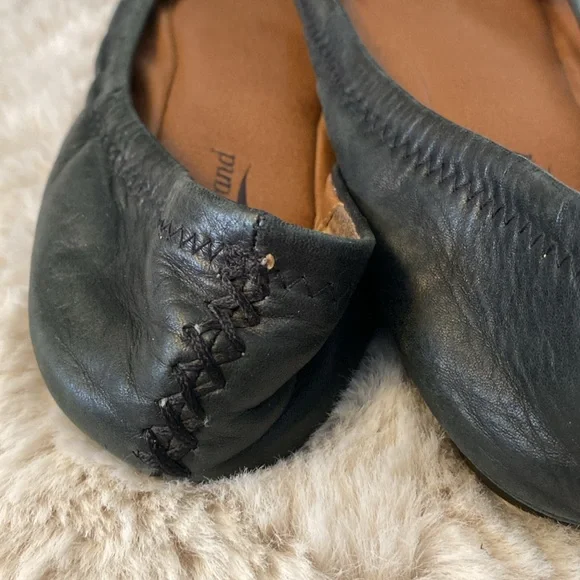 LUCKY BRAND black leather flats, good condition size 8 - Picture 6 of 8